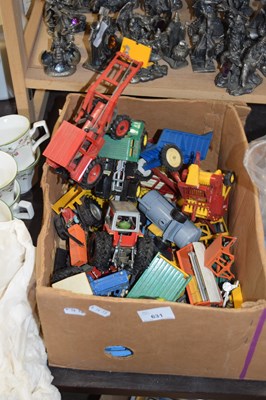 Lot 631 - COLLECTION OF VINTAGE TOY TRACTORS AND FARM...