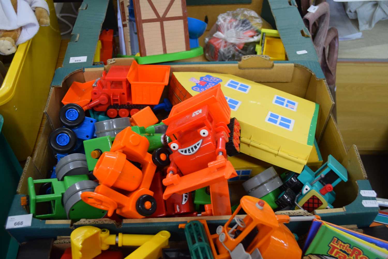 Lot 668 - BOB THE BUILDER TOY VEHICLES, PEPPA PIG...