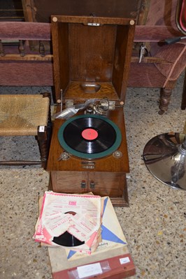 Lot 343 - VINTAGE DULCEPHONE OAK CASED GRAMOPHONE AND...