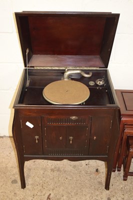 Lot 401 - EARLY 20TH CENTURY CABINET GRAMOPHONE, 60CM WIDE