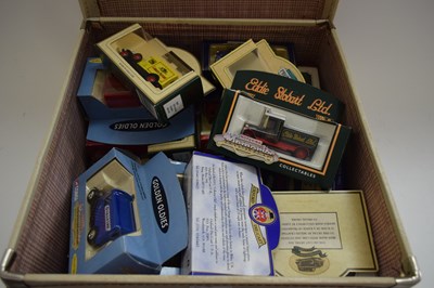 Lot 12 - BOX CONTAINING VARIOUS MODERN TOY VEHICLES TO...