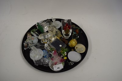 Lot 45 - TRAY OF VARIOUS 20TH CENTURY GLASS ORNAMENTS...