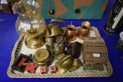 Lot 176 - TRAY VARIOUS BRASS WARES, CANDLE HOLDER, SMALL...