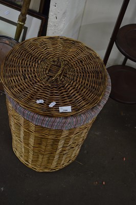 Lot 704 - WICKER BASKET CONTAINING VARIOUS KNITTING...