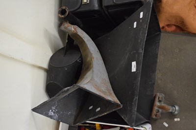 Lot 707 - TWO LOUDSPEAKERS HORNS AND A TOWING HITCH