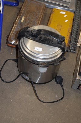 Lot 768 - CROFTON PRESSURE COOKER