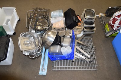 Lot 772 - MIXED LOT: VARIOUS COOKING PANS, STORAGE BOXES...