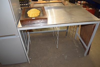 Lot 781 - STAINLESS STEEL KITCHEN PREPARATION TABLE