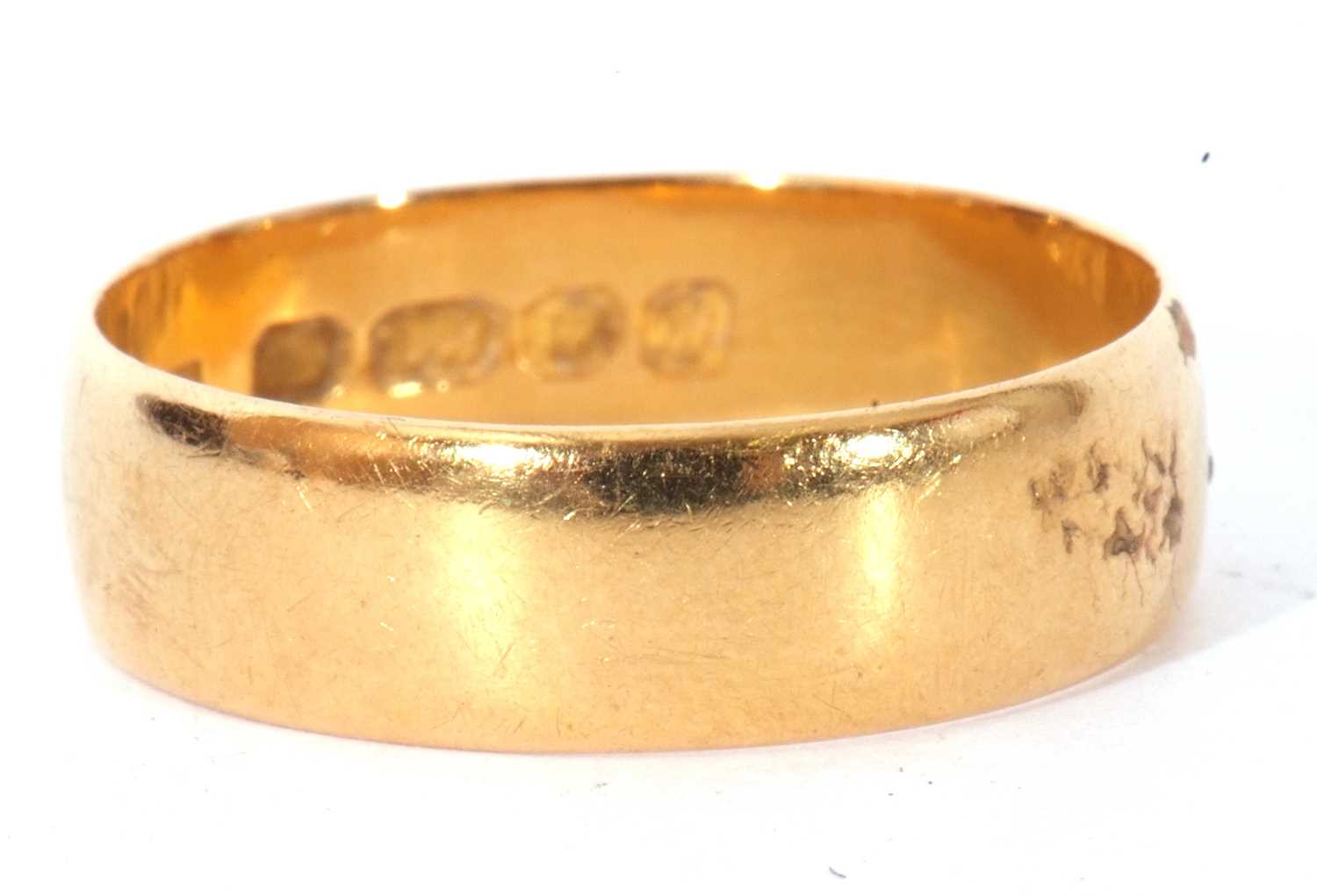 Lot 4 - 22ct gold wedding ring of plain polished...