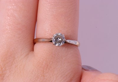 Lot 6 - Single stone diamond ring, a brilliant round...