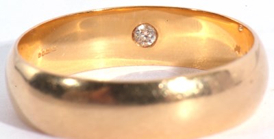 Lot 19 - Modern 18ct gold and diamond wedding ring,...