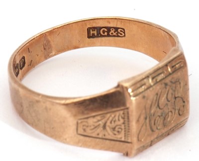 Lot 24 - 9ct gold gents signet ring of angular design,...