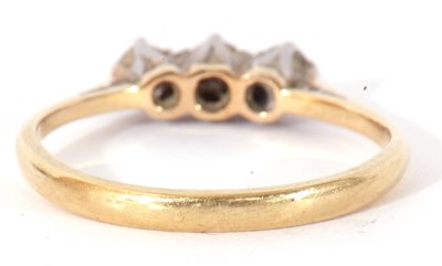 Lot 42 - Three stone diamond ring featuring three...