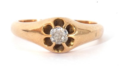 Lot 47 - Single stone diamond ring featuring an old cut...