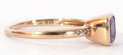 Lot 118 - Modern 9ct gold, tanzanite and diamond ring,...
