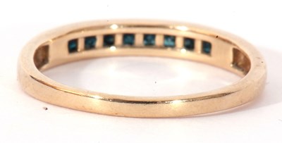 Lot 121 - Modern 9ct gold and blue stone ring, the top...