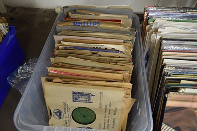 Lot 597 - BOX CONTAINING QUANTITY OF VINTAGE RECORDS