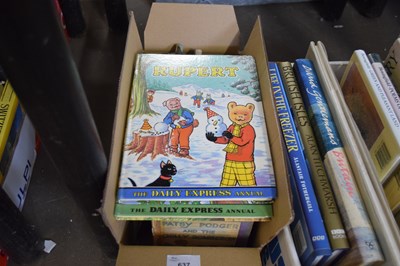 Lot 637 - BOX OF MIXED BOOKS - MAINLY CHILDRENS ANNUALS...