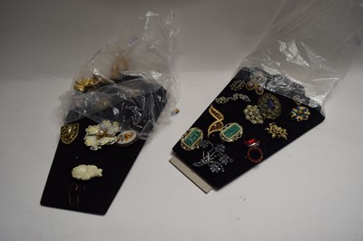 Lot 104 - TWO DISPLAY BOARDS, VARIOUS COSTUME BROOCHES