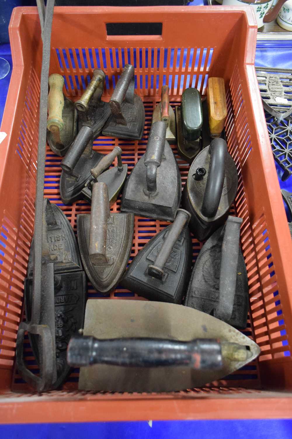 Lot 166 - COLLECTION OF VARIOUS VINTAGE BOX AND FLAT IRONS