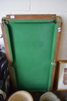 Lot 850 - MINIATURE SNOOKER TABLE