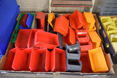 Lot 862 - QUANTITY OF VARIOUS PLASTIC WORKSHOP TIDY TRAYS