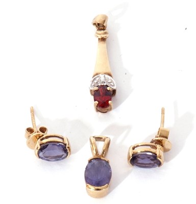 Lot 264 - Mixed Lot: modern blue stone pendant and...