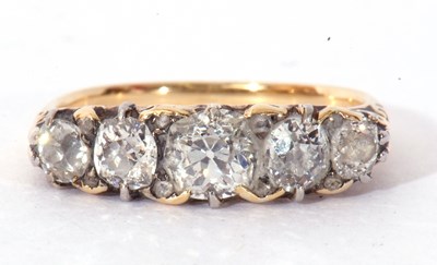Lot 27 - Five stone diamond ring featuring five...