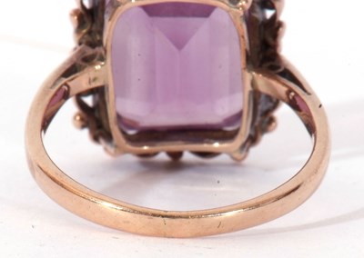 Lot 126 - Synthetic spinel dress ring of rectangular cut,...