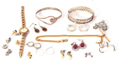 Lot 348 - Small quantity of costume jewellery to include...