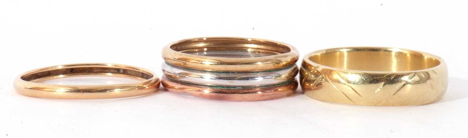 Lot 32 - Mixed Lot: two yellow metal rings, together...