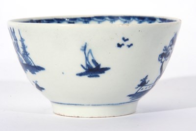 Lot 90 - Early Lowestoft porcelain tea bowl, painted in...
