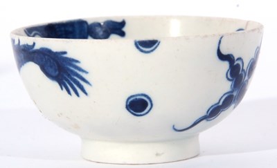 Lot 93 - Lowestoft porcelain dragon pattern blue and...