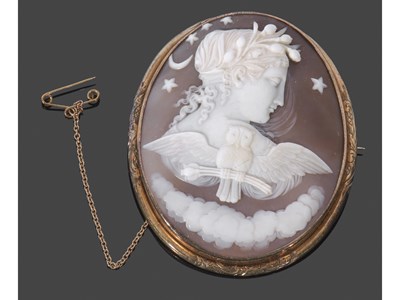 Lot 209 - Victorian carved shell cameo brooch of oval...