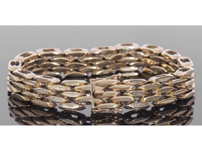 Lot 222 - 9ct gold fancy hollow link bracelet, 20cm long,...