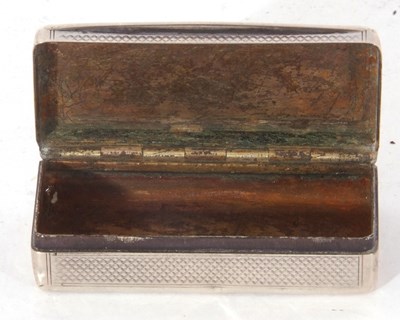 Lot 86 - Small 19th century pill or snuff box, silver...