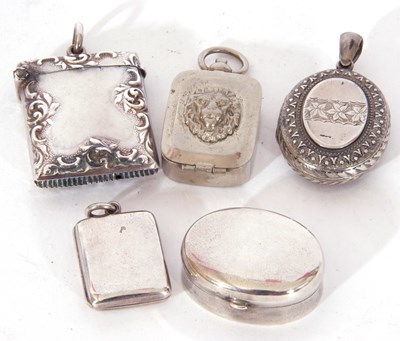 Lot 102 - Mixed Lot: various silver and white metal...