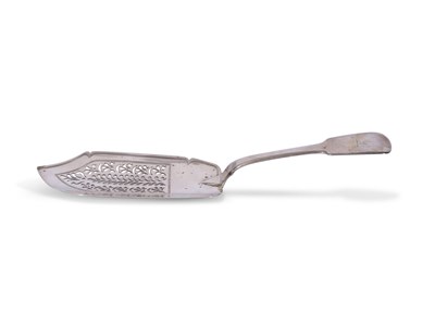 Lot 360 - William IV silver fish slice in Fiddle pattern...