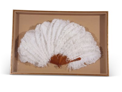Lot 381 - Antique Ostrich feather and tortoiseshell...