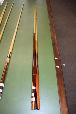 Lot 426 - The Embassy Powerglide cue and a Mannock de...