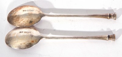 Lot 96 - Elizabeth II set of six silver coffee spoons,...