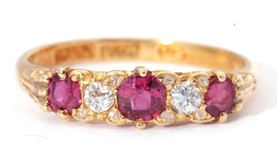 Lot 2 - Antique ruby and diamond ring featuring three...