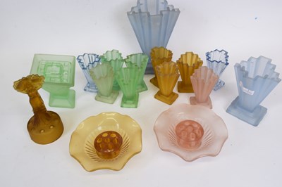 Lot 66 - Quantity of Art Deco glass, various shapes and...