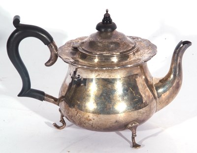 Lot 18 - George V teapot of circular baluster form with...
