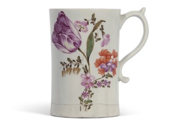Lot 80 - A large Lowestoft porcelain mug or tankard...
