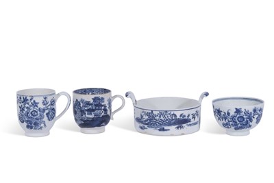 Lot 92 - A group of Lowestoft porcelain all with blue...