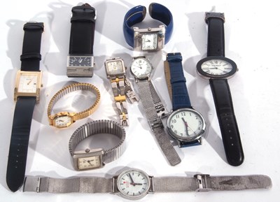 Lot 272 - Mixed Lot: 10 various quartz wrist watches -...