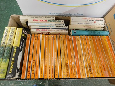 Lot 536 - Box: mainly P G WODEHOUSE paperback editions