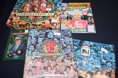 Lot 120 - Various coronation street collectors items to...