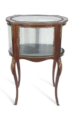 Lot 567 - Late 19th/early 20th century French mahogany...